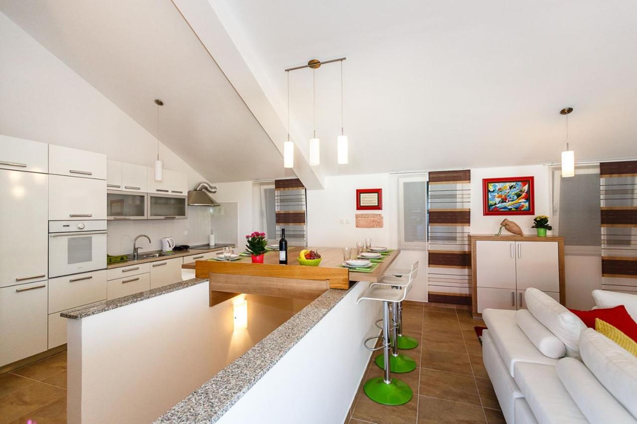 Apartment Adria 3 Malinska Buitenkant foto
