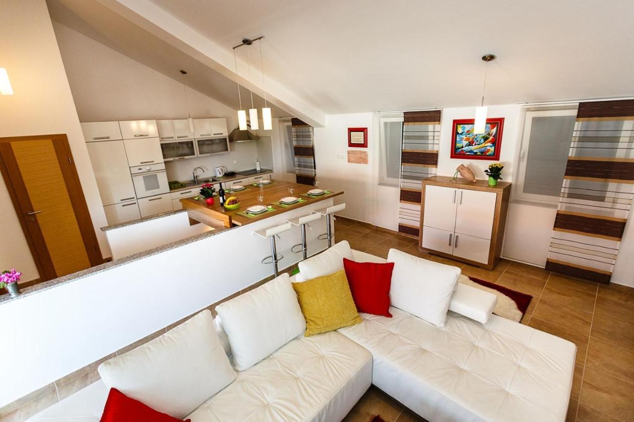 Apartment Adria 3 Malinska Buitenkant foto