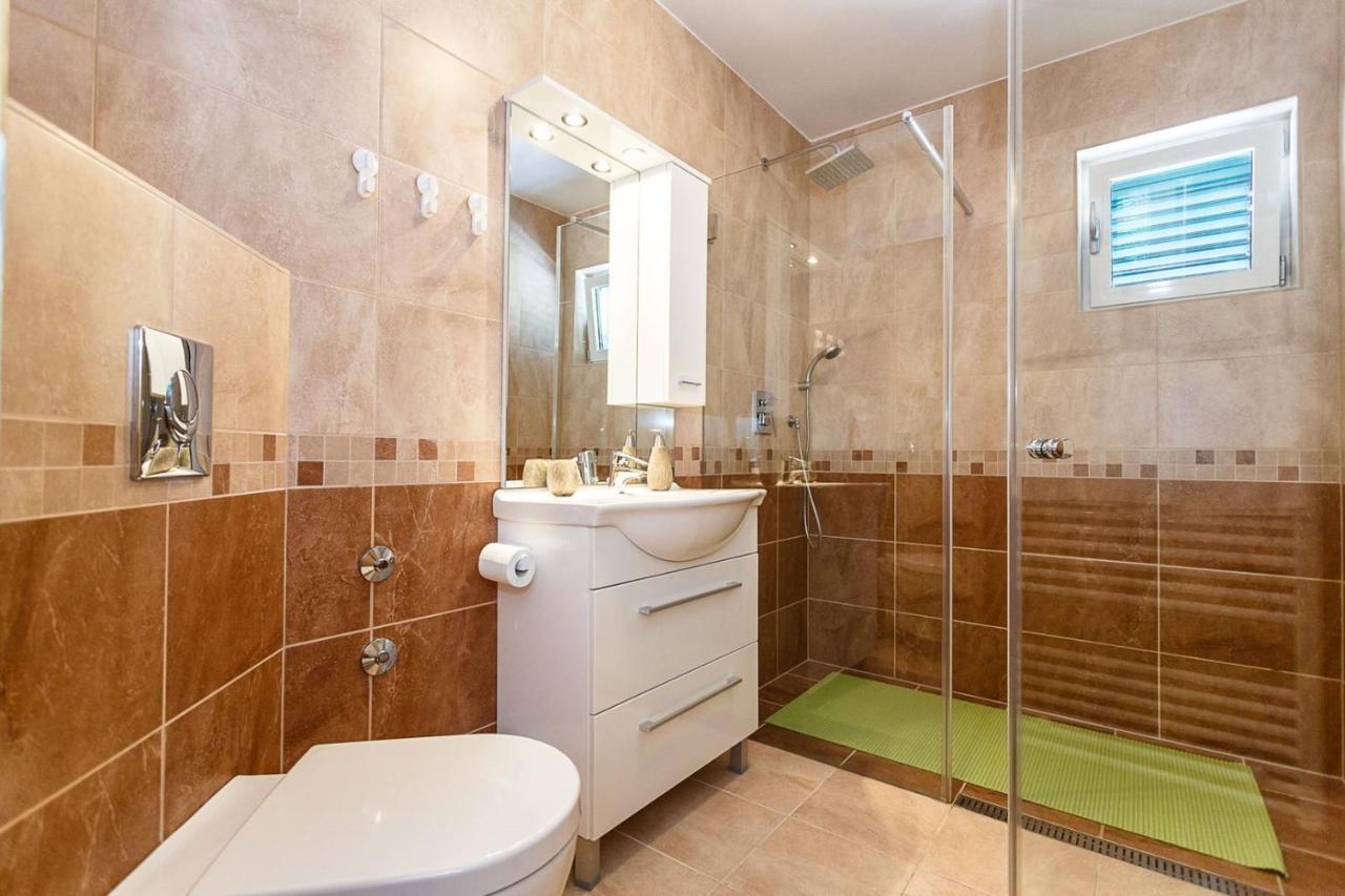 Apartment Adria 3 Malinska Buitenkant foto