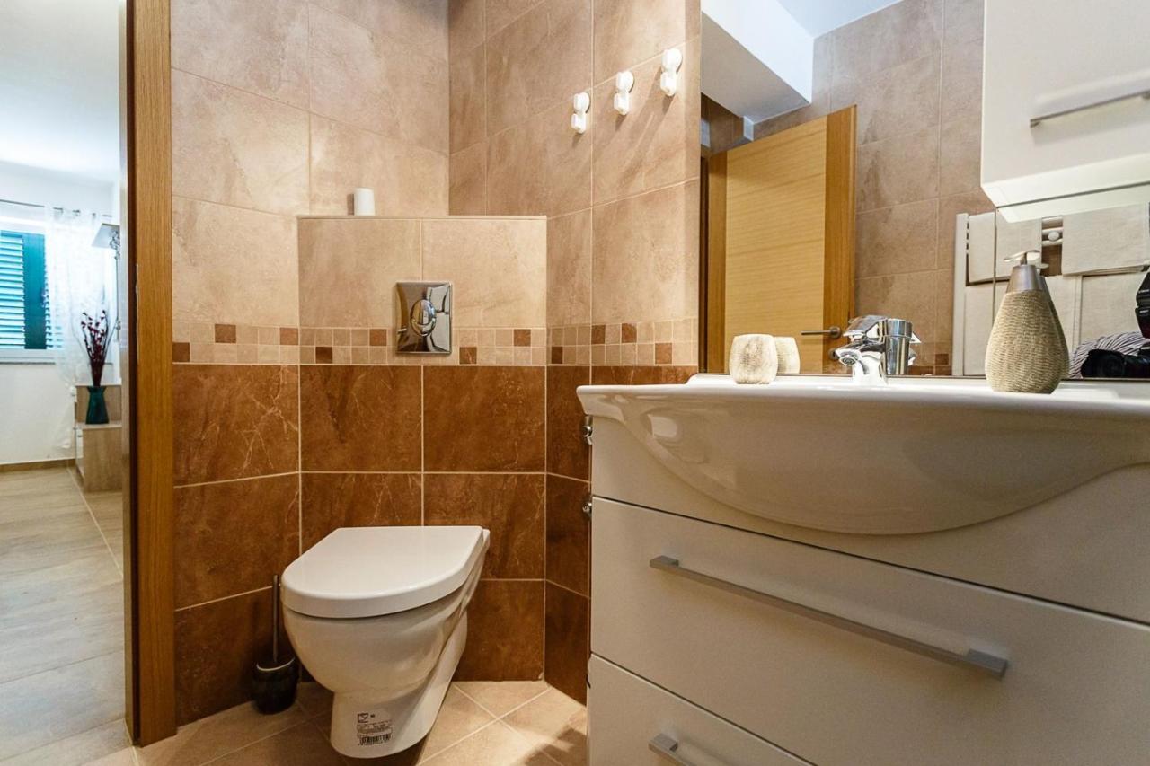 Apartment Adria 3 Malinska Buitenkant foto