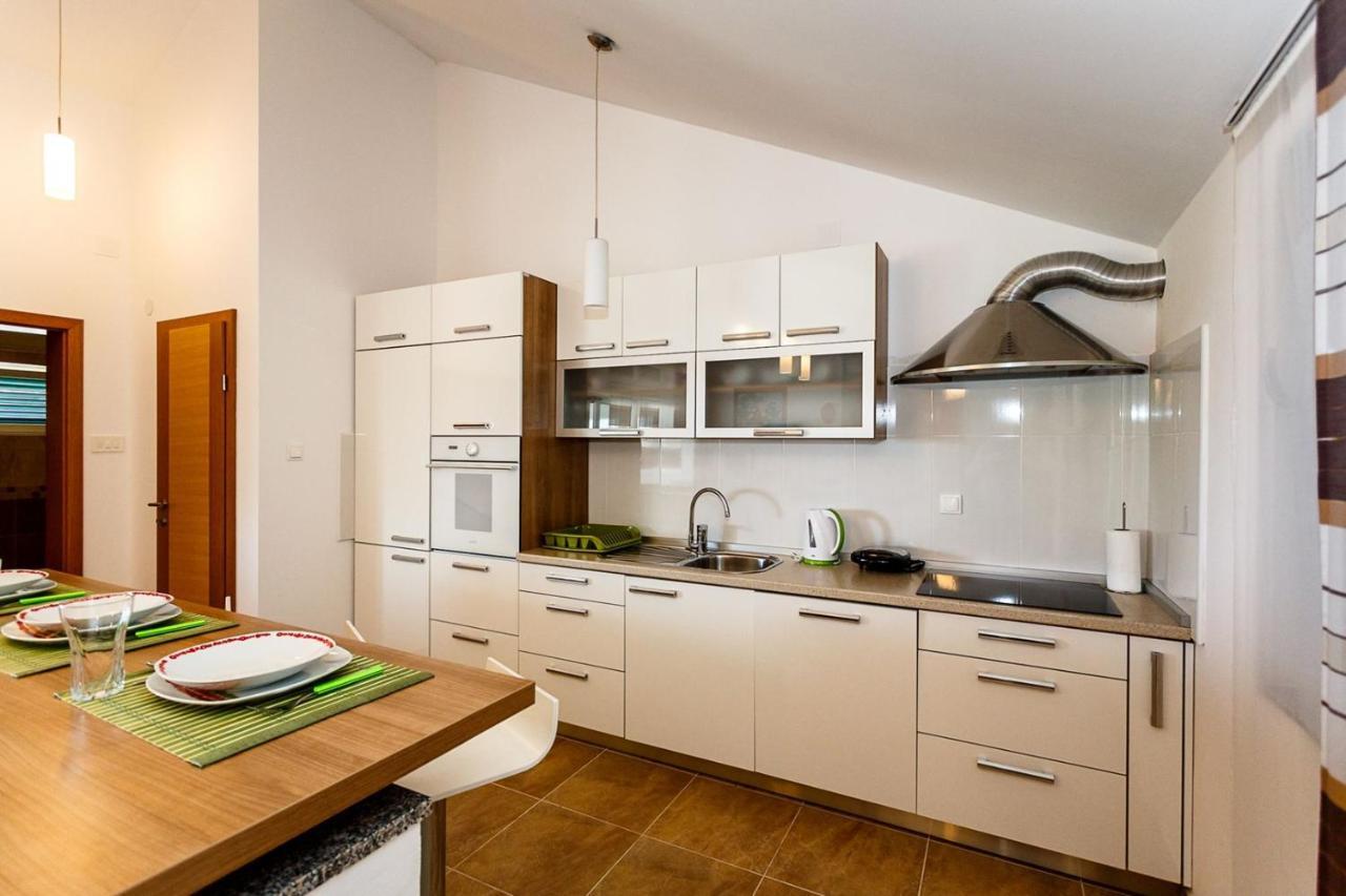 Apartment Adria 3 Malinska Buitenkant foto