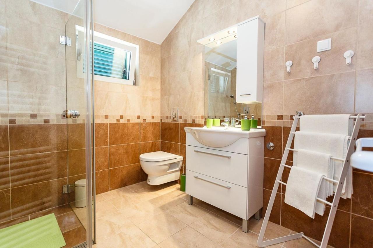 Apartment Adria 3 Malinska Buitenkant foto